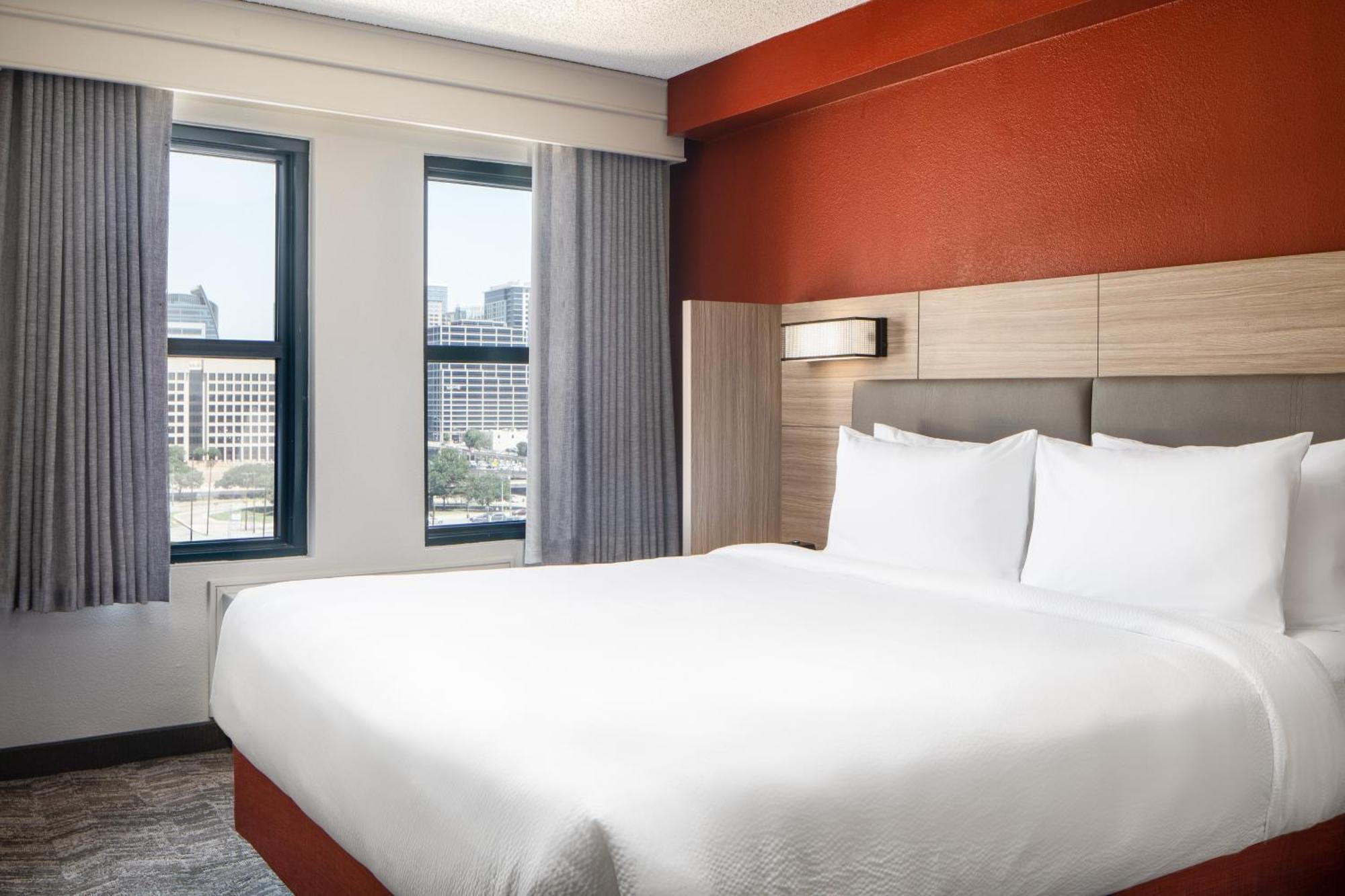 Springhill Suites By Marriott Dallas Downtown / West End Exterior foto