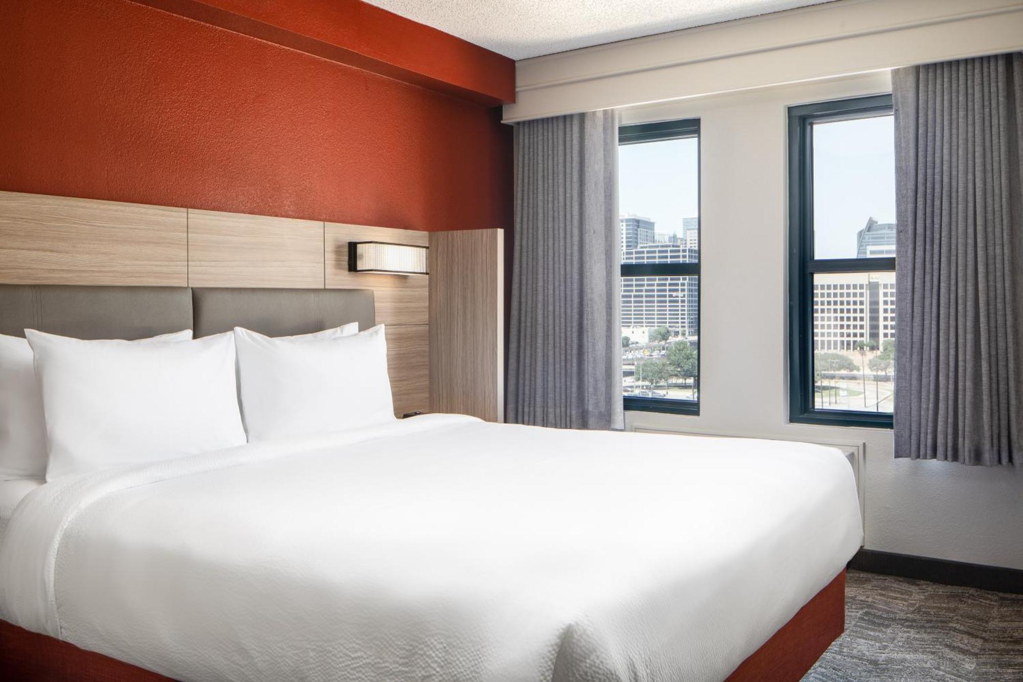 Springhill Suites By Marriott Dallas Downtown / West End Exterior foto